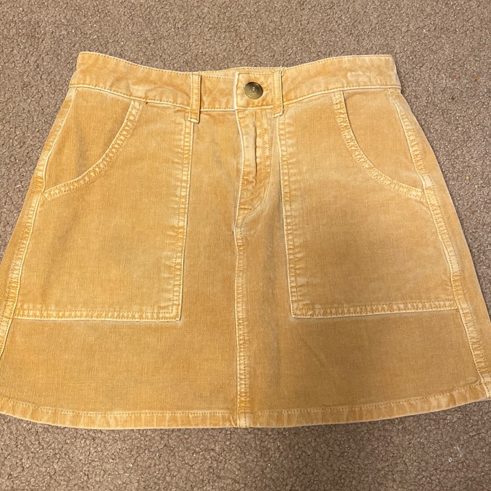 American Eagle mustard colored skirt